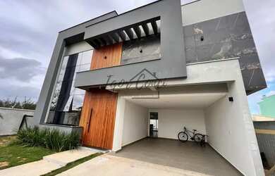 Imagem: A casa possui 3 Dormitórios, 4 Banheiros, 1 Vaga na garagem