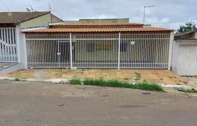 Imagem 2: Casa 3Qts QNL 10. Churrasqueira, 170m² de Área, 2 Vagas na garageme3...