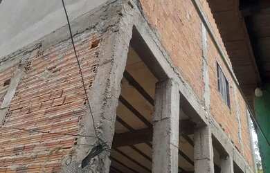 Imagem: A casa possui 4 Dormitórios, 2 Banheiros, 66m² de Área e