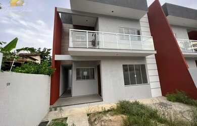 Imagem: A casa possui 3 Dormitórios, 2 Banheiros, 2 Vagas na garagem