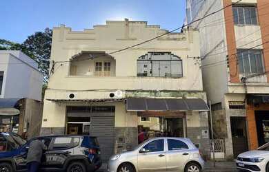 Imagem: A casa possui 3 Dormitórios, 1 Banheiro, 103m² de Área e