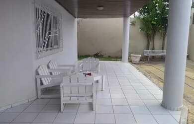 Imagem: A casa possui 2 Dormitórios, 1 Banheiro, 150m² de Área e