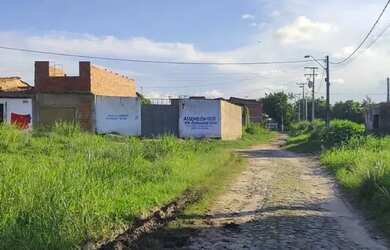 Imagem: O terreno possui 129m² de Área e está localizado em Siqueira