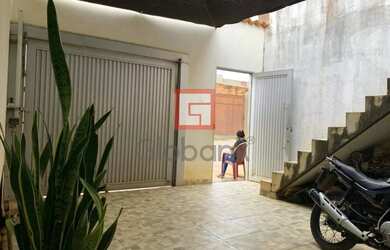 Imagem 2: Casa em Montes Claros, no bairro Carmelo, à venda