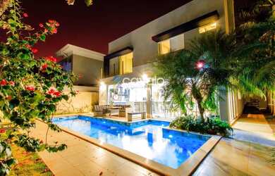 Imagem: A casa em condomínio à venda possui 4 Dormitórios, 5 Banheiros