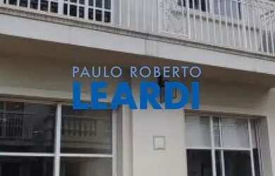 Imagem: O depósito possui 2 Vagas na garagem, 129m² de Área e está