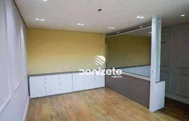 Imagem: A casa possui 3 Dormitórios, 5 Banheiros, 1 Vaga na garagem