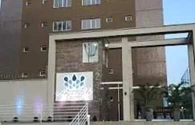 Imagem: O apartamento possui 3 Dormitórios, 1 Banheiro, 2 Vagas na