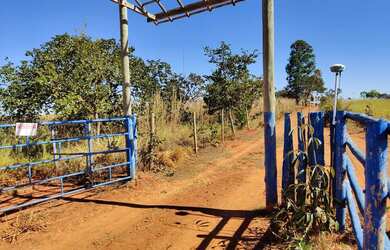 Imagem: A fazenda está localizado em Santana, Paracatu à venda por