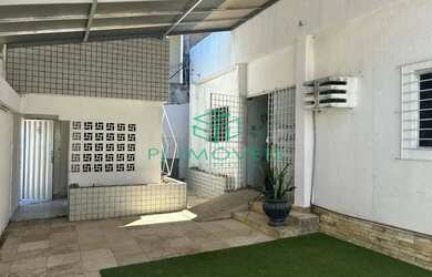 Imagem: A casa possui 1 Dormitório, 1 Banheiro, 300m² de Área e