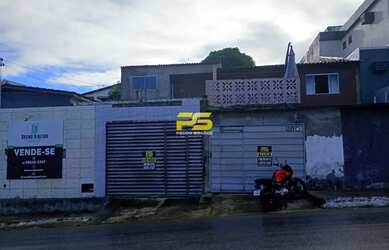 Imagem: A casa possui 4 Dormitórios, 3 Banheiros, 2 Vagas na garagem