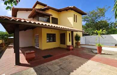 Imagem: A casa em condomínio possui 5 Dormitórios, 5 Banheiros, 2