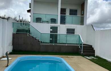 Imagem: A casa possui 3 Dormitórios, 3 Banheiros, Imóvel mobiliado