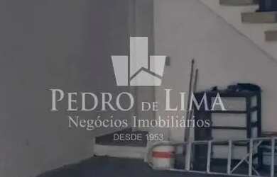 Imagem: A casa possui 3 Dormitórios, 4 Banheiros, 5 Vagas na garagem