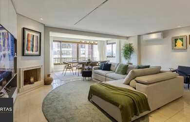 Imagem: O apartamento possui 3 Dormitórios, 2 Banheiros, 3 Vagas na