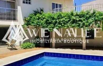 Imagem: A casa possui 4 Dormitórios, 5 Banheiros, 420m² de Área