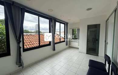 Imagem: O depósito possui 3 Vagas na garagem, 70m² de Área e está