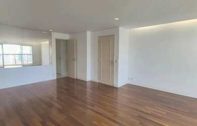 Imagem: O apartamento possui 3 Dormitórios, 3 Banheiros, 2 Vagas na