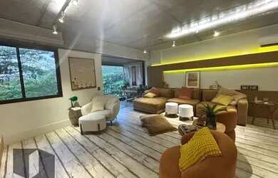 Imagem: O apartamento possui 4 Dormitórios, 2 Banheiros, 2 Vagas na