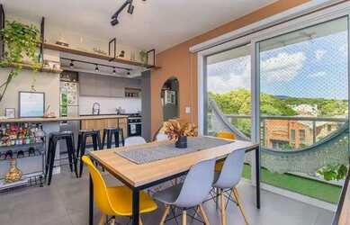 Imagem: O apartamento possui 2 Dormitórios, 2 Banheiros, 1 Vaga na