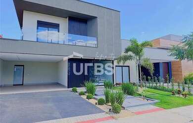 Imagem: A casa em condomínio possui 4 Dormitórios, 5 Banheiros, 2