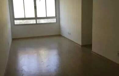 Imagem: O apartamento possui 3 Dormitórios, 1 Banheiro, 1 Vaga na garagem