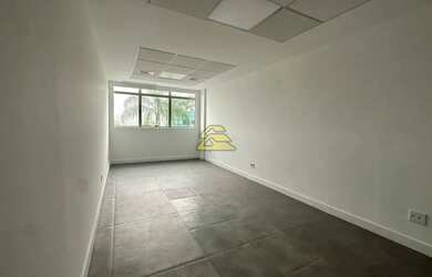 Imagem: O depósito possui 1 Vaga na garagem, 29m² de Área e está