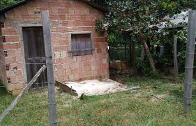 Imagem: O terreno possui Imóvel novo e está localizado em Tancredo