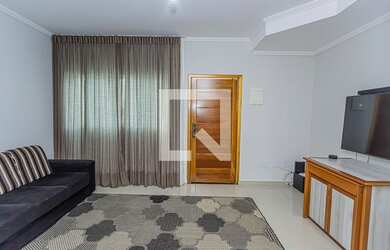 Imagem: A casa possui 2 Dormitórios, 3 Banheiros, 2 Vagas na garagem