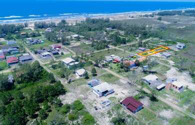 Imagem: O terreno está localizado em Balneário Gaivota, SC à venda
