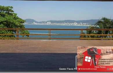 Imagem: A casa possui 5 Dormitórios, 5 Banheiros, 4 Vagas na garagem