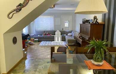 Imagem 1: Casa com 4 Quartos e 6 banheiros à Venda, 300 m² por R$ 2.200.000