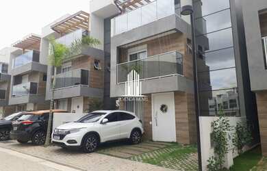 Imagem: A casa possui 3 Dormitórios, 4 Banheiros, 2 Vagas na garagem