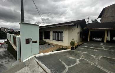 Imagem 3: Ótima casa residencial no bairro da Água Verde, próximo ao novo mercado...