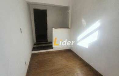 Imagem: O depósito possui 70m² de Área e está localizado em Santa