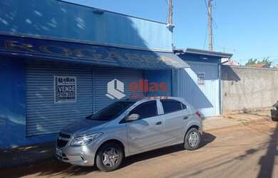 Imagem: A casa possui 3 Dormitórios, 4 Banheiros, 3 Vagas na garagem