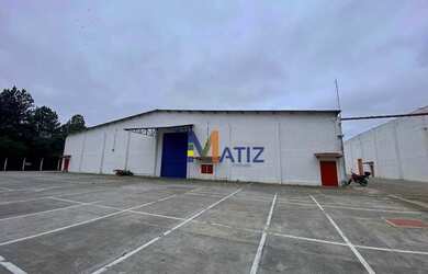 Imagem: O depósito possui 5 Vagas na garagem, 1.100m² de Área e