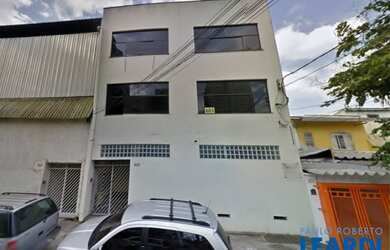 Imagem: O depósito possui 5 Vagas na garagem, 1.411m² de Área e