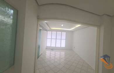 Imagem: O depósito possui 60m² de Área e está localizado em Campinas