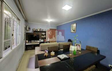 Imagem: A casa possui 3 Dormitórios, 2 Banheiros, 2 Vagas na garagem