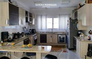 Imagem 7: Casa de Condomínio com 4 Suítes à Venda em Arujá Ville, 230 m²