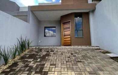 Imagem: A casa possui 2 Dormitórios, 1 Banheiro, 2 Vagas na garagem