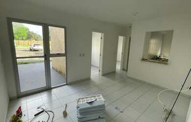 Imagem: O apartamento possui 2 Dormitórios, 1 Banheiro, 2 Vagas na