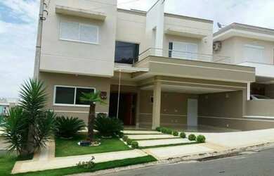 Imagem: A casa em condomínio possui 4 Dormitórios, 5 Banheiros, 2