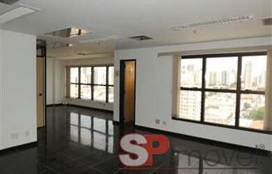 Imagem: O depósito à venda possui 3 Vagas na garagem e 90m² de Área