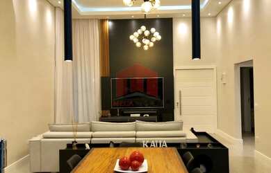 Imagem: A casa possui 3 Dormitórios, 1 Banheiro, 4 Vagas na garagem