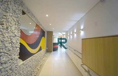 Imagem: O apartamento possui 1 Dormitório, 2 Banheiros, 1 Vaga na garagem