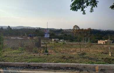 Imagem: O terreno possui 220m² de Área e está localizado em Parque