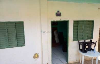 Imagem: A casa possui 5 Dormitórios, 3 Banheiros, 192m² de Área e