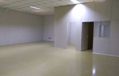 Imagem: O depósito possui 800m² de Área e está localizado em Santa